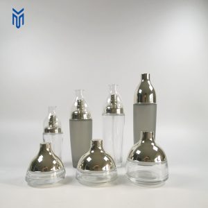 Custom Luxury 30g 50g 100g 40ml 100ml 120ml 150ml Care Packaging Cosmetics Glass Bottle and Jar Set